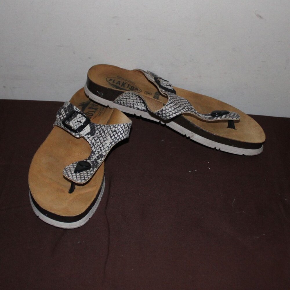 14A   GUC LADIES PLAKTON SANDALS - SIZE 38 (7 - 7 1/2)